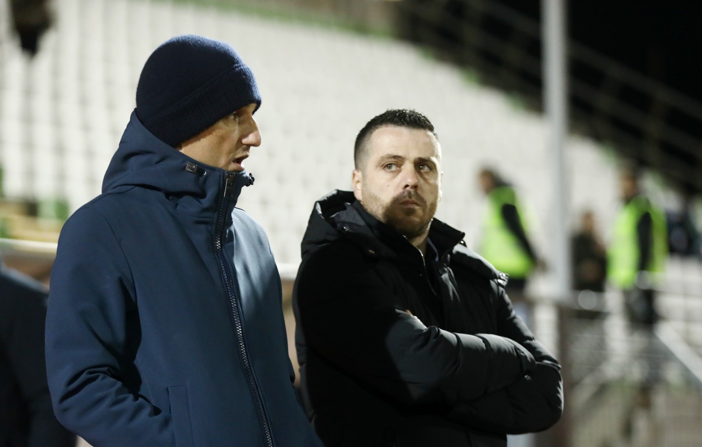 ΠΑΟΚ: Λουτσέσκου, Βιεϊρίνια και παίκτες τιμούν τη μνήμη των οπαδών που σκοτώθηκαν στη Ρουμανία