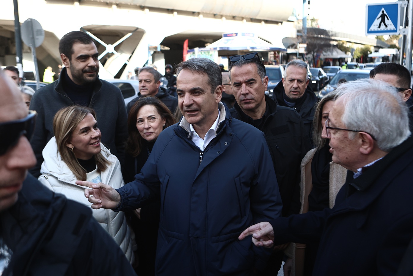 Μητσοτάκης σε πολίτες στο Μαρούσι &#8211; «Η ΝΔ είναι η μόνη δύναμη που εγγυάται σταθερότητα, ασφάλεια και προκοπή στη χώρα»