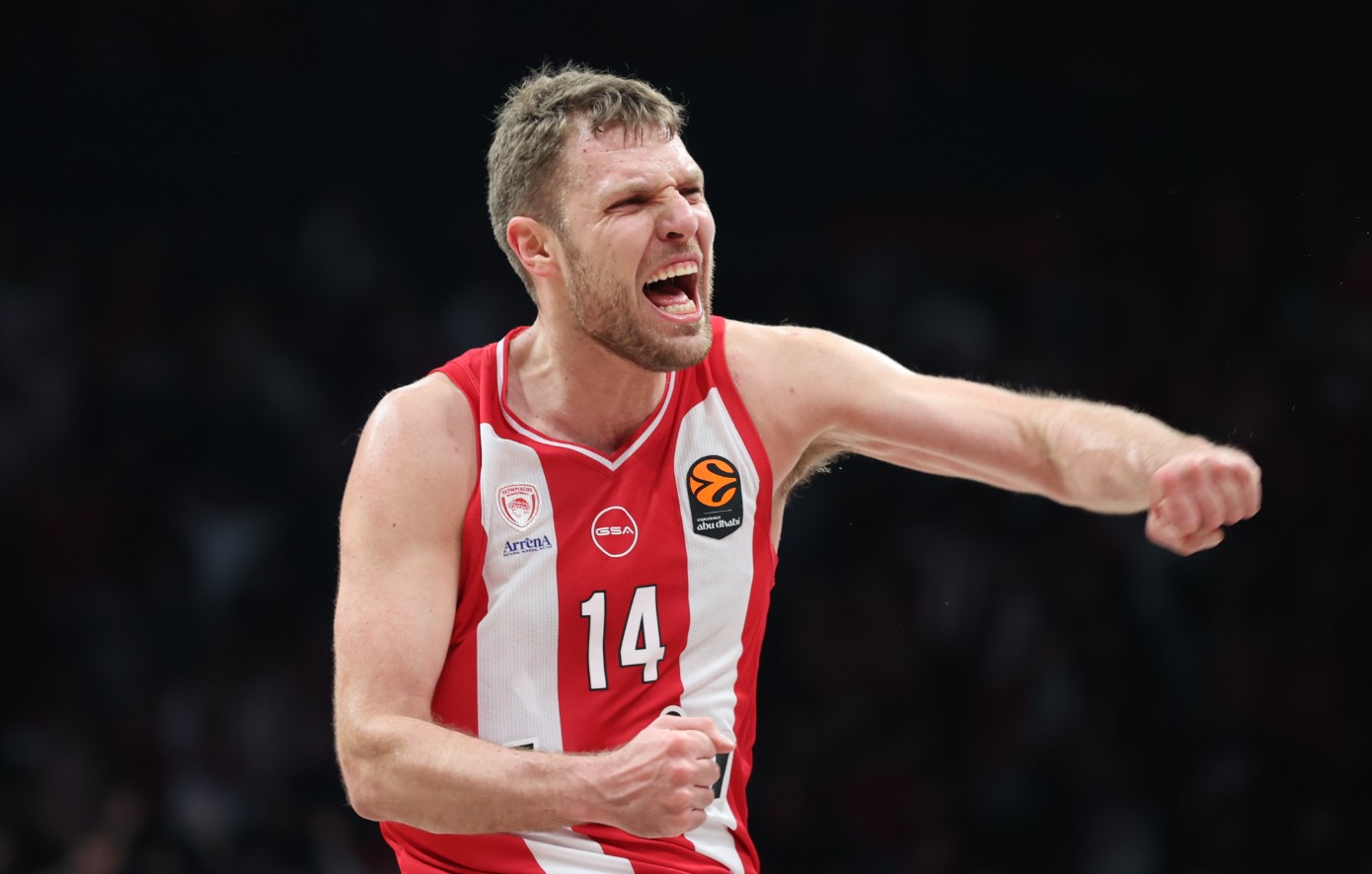 Ολυμπιακός &#8211; Μακάμπι Τελ Αβίβ 100-93: Τρίτη συνεχόμενη νίκη με ασταμάτητο Βεζένκοβ