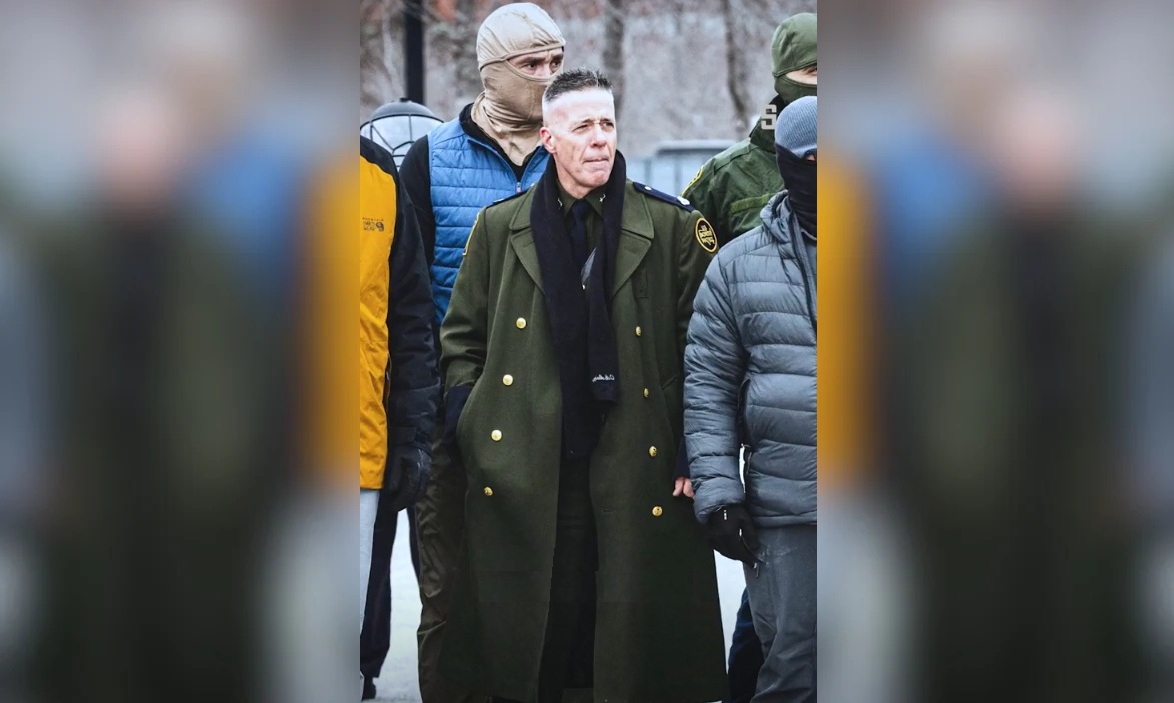 Αντιδράσεις σε Γερμανία και ΗΠΑ για την εμφάνιση υψηλόβαθμου στελέχους της ICE με αμφίεση που θυμίζει αξιωματικό των Ναζί