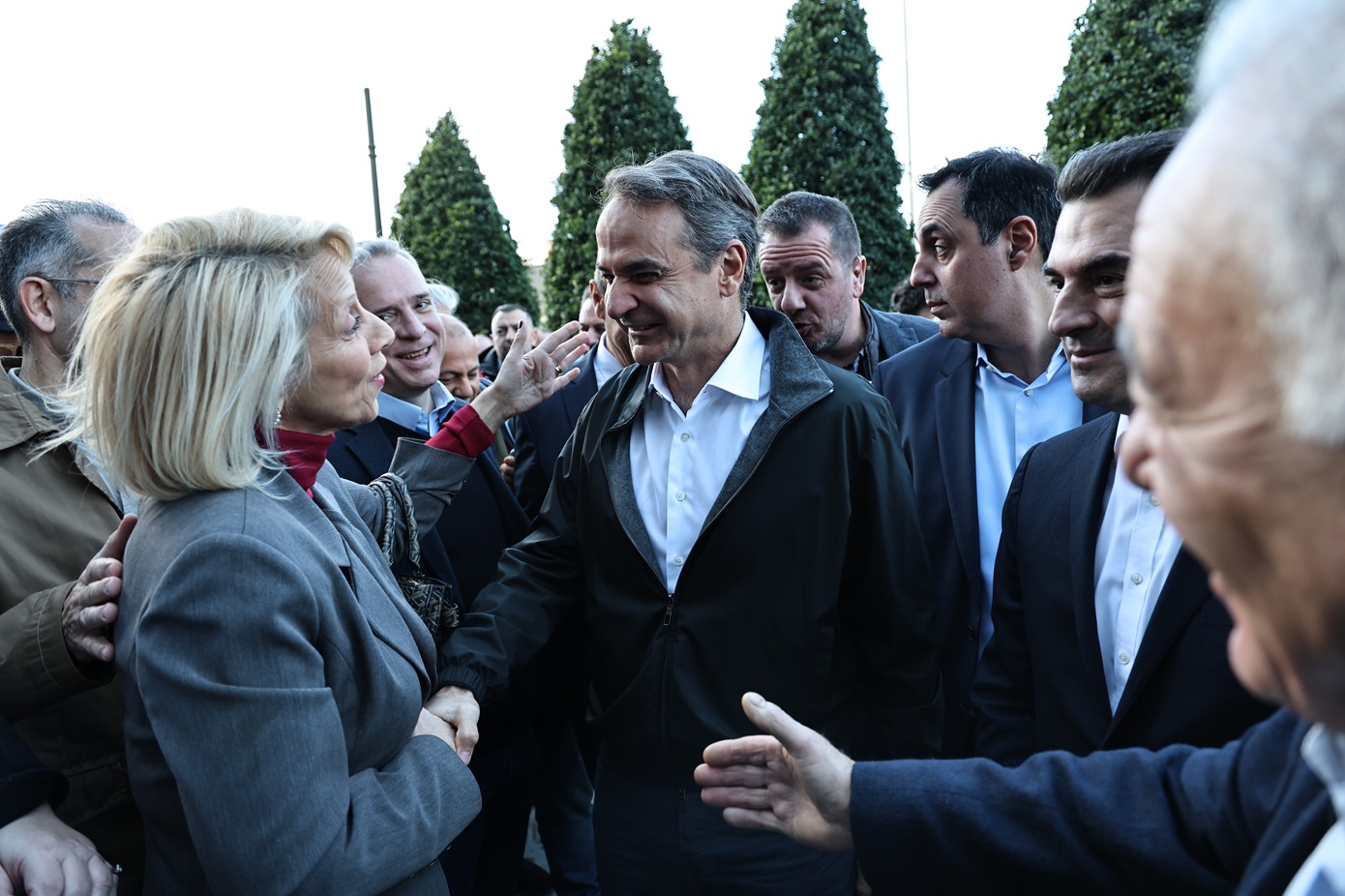 Δέκα χρόνια στο τιμόνι της ΝΔ ο Κυριάκος Μητσοτάκης &#8211; Η άφιξή του στα γραφεία του κόμματος: «Επιτυχίες να έχουμε πάντα»