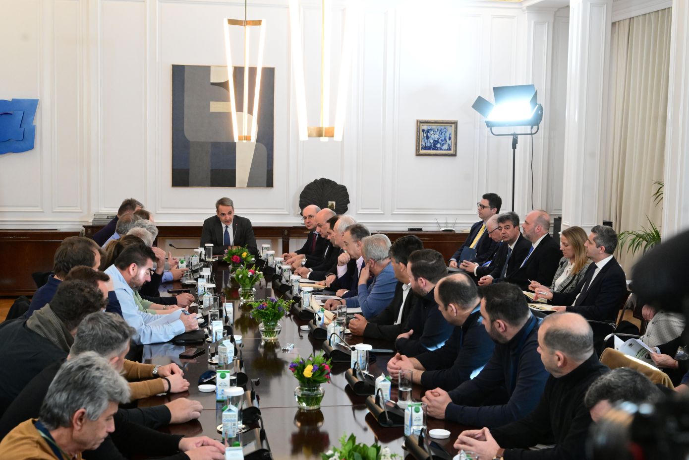 Ξεκίνησε η συνάντηση Μητσοτάκη με αγρότες και κτηνοτρόφους &#8211; Ποιοι παίρνουν μέρος