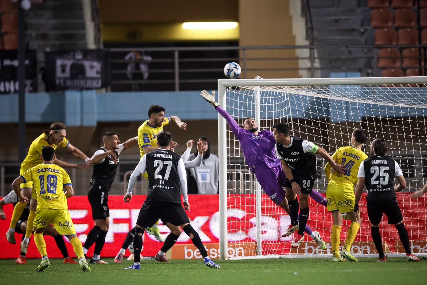 Super League: Τρία ματς «φωτιά» για οκτάδα και παραμονή στην αυλαία της 19ης αγωνιστικής