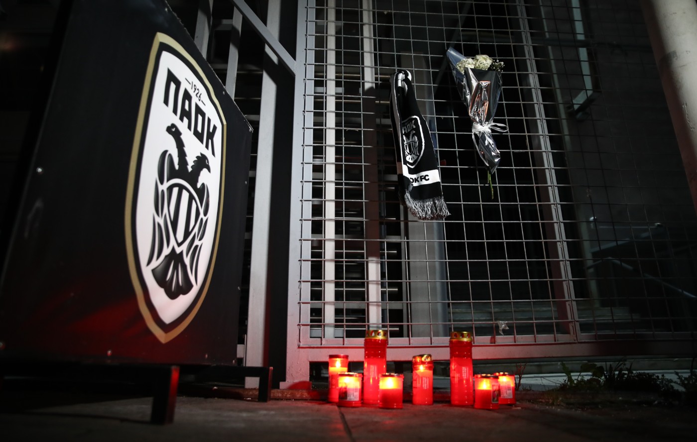 Φίλοι του ΠΑΟΚ τιμούν τη μνήμη των 7 οπαδών που χάθηκαν στη Ρουμανία