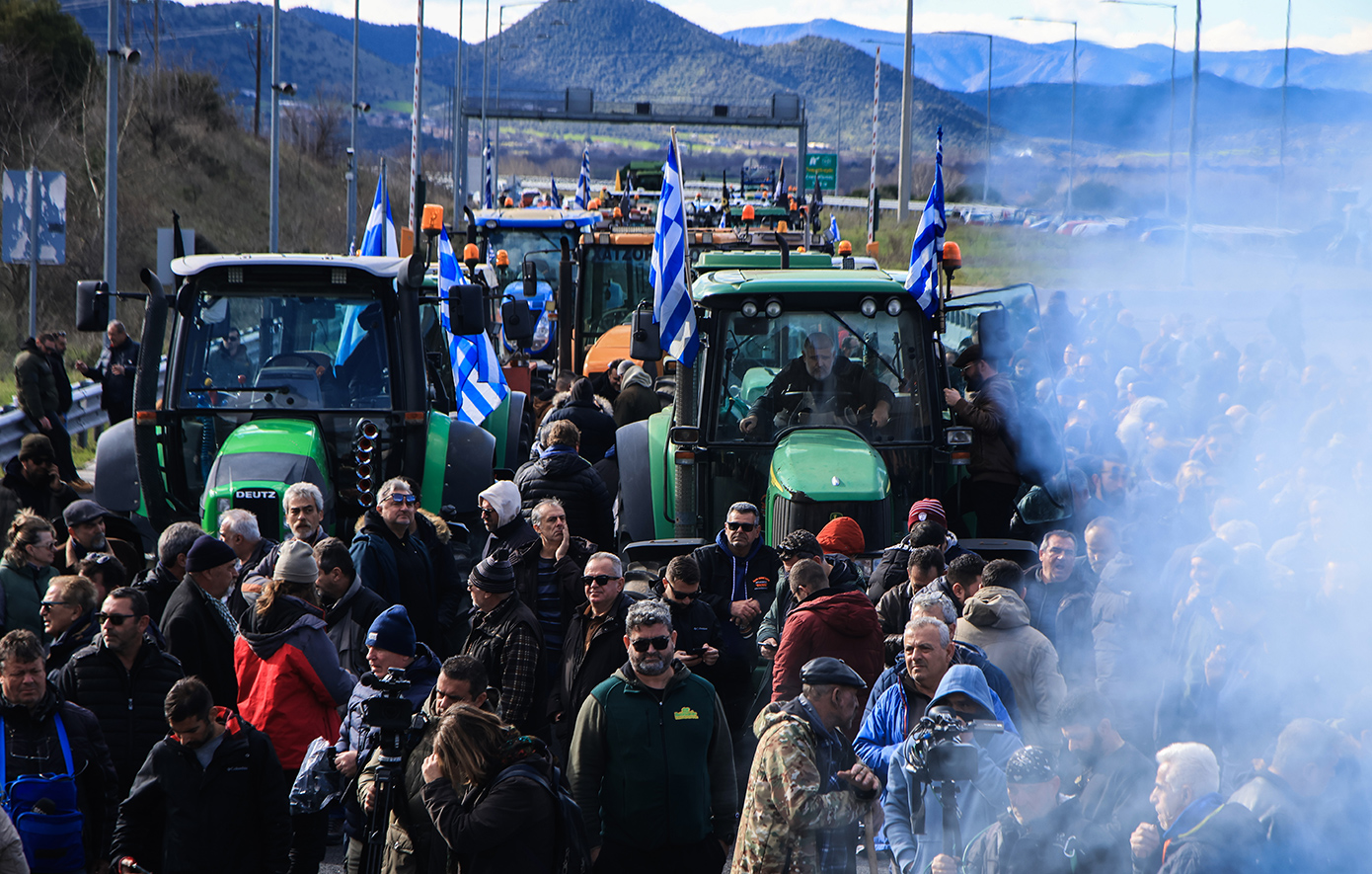 «Ναι» λένε οι αγρότες στη συνάντηση με τον Μητσοτάκη &#8211; Αύριο ανοίγουν τους δρόμους, αλλά χωρίς να μαζέψουν τα τρακτέρ