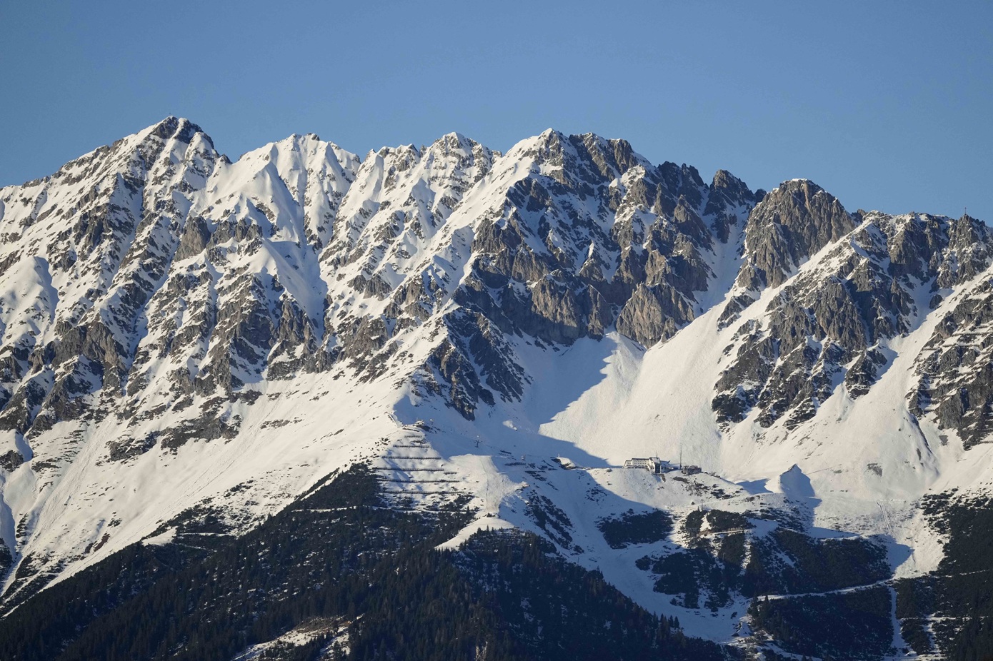 Τρεις σκιέρ βρήκαν τον θάνατο όταν παρασύρθηκαν από χιονοστιβάδες στις γαλλικές Άλπεις