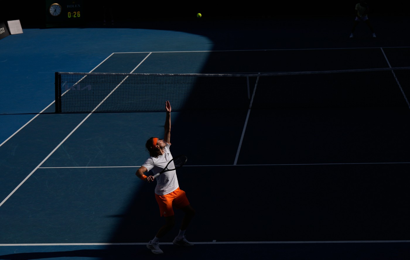 Australian Open: Λύγισε ο Τσιτσιπάς και αποκλείστηκε από τον Μάχατς