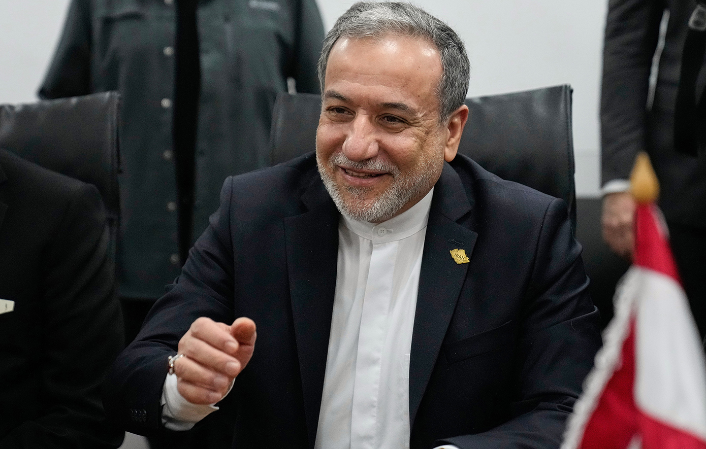 Ο Ιρανός υπουργός Εξωτερικών στην Άγκυρα &#8211; Ρόλο μεσολαβητή ανάμεσα σε Ουάσινγκτον και Τεχεράνη επιδιώκει η Τουρκία