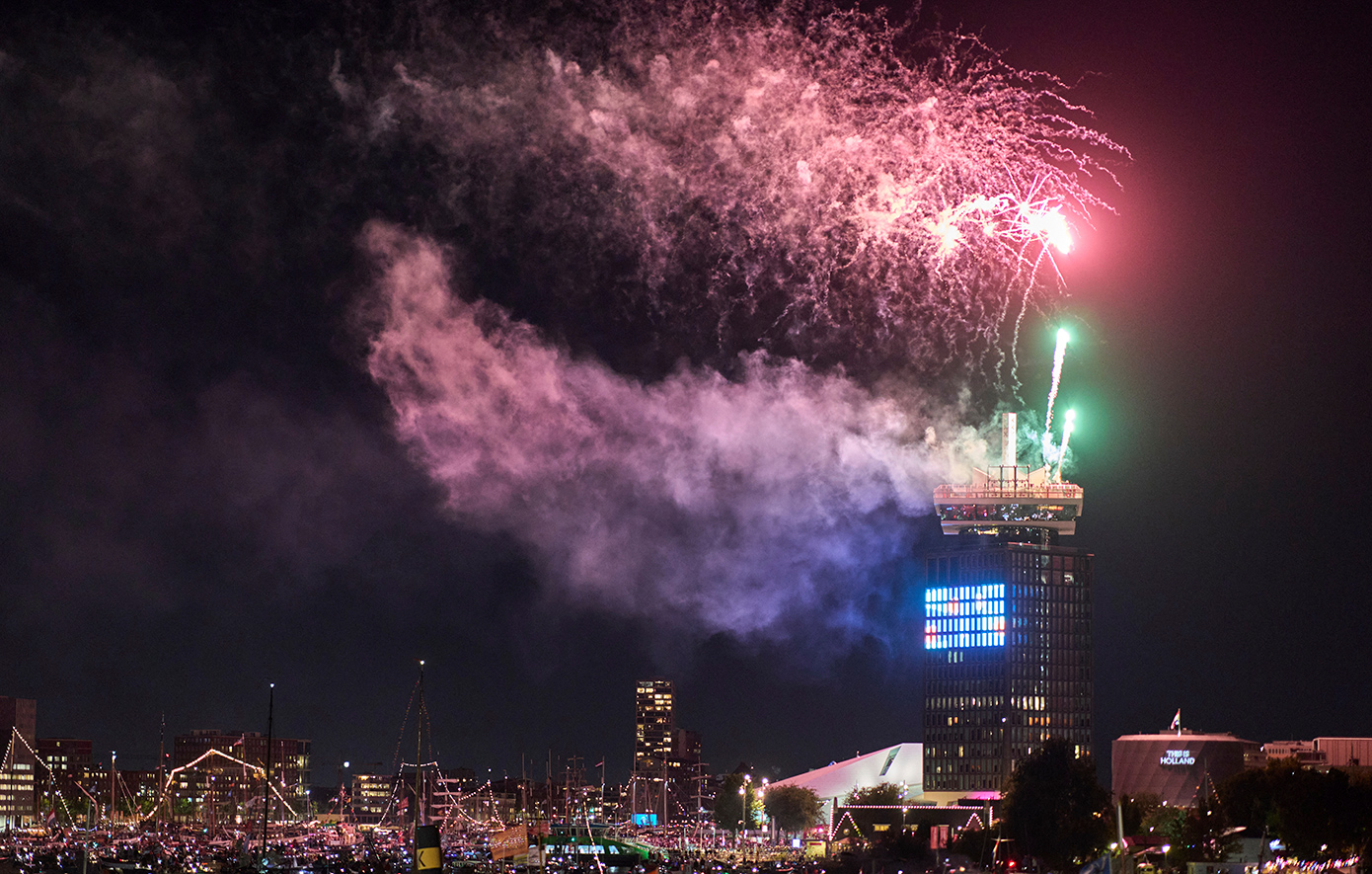Οι Ολλανδοί απαγορεύουν τα πυροτεχνήματα μετά το χάος της Πρωτοχρονιάς &#8211; Πάνω από 1.200 τραυματίες και δύο νεκροί