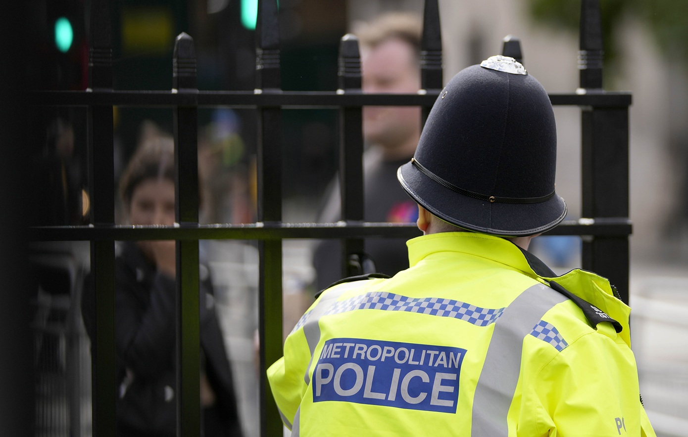 Πρώην δημοτικός σύμβουλος των Συντηρητικών της Βρετανίας παραδέχτηκε ότι νάρκωνε και βίαζε τη σύζυγό του για 14 χρόνια