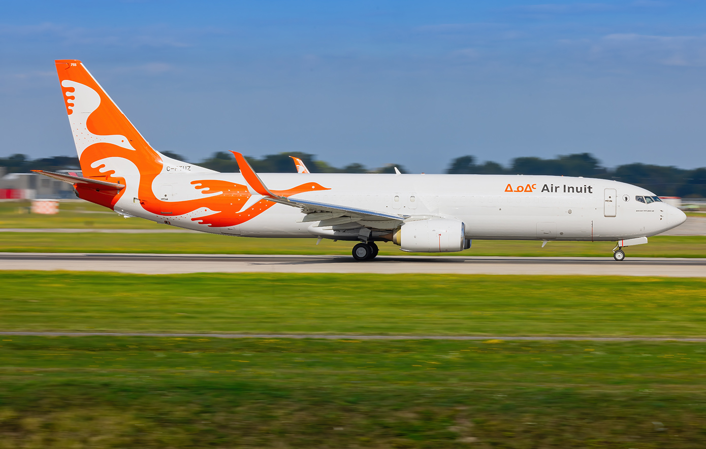 Boeing 737-800NG Combi: Το υβριδικό αεροσκάφος που αλλάζει τις αερομεταφορές στον Βορρά