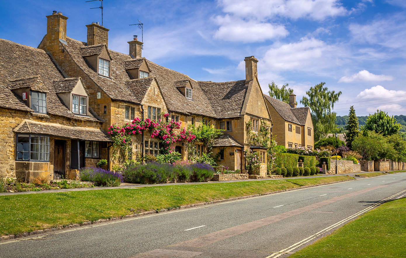 Από το Broadway… στο Μπρόντγουεϊ: Το πιο γοητευτικό «σκηνικό» της αγγλικής υπαίθρου