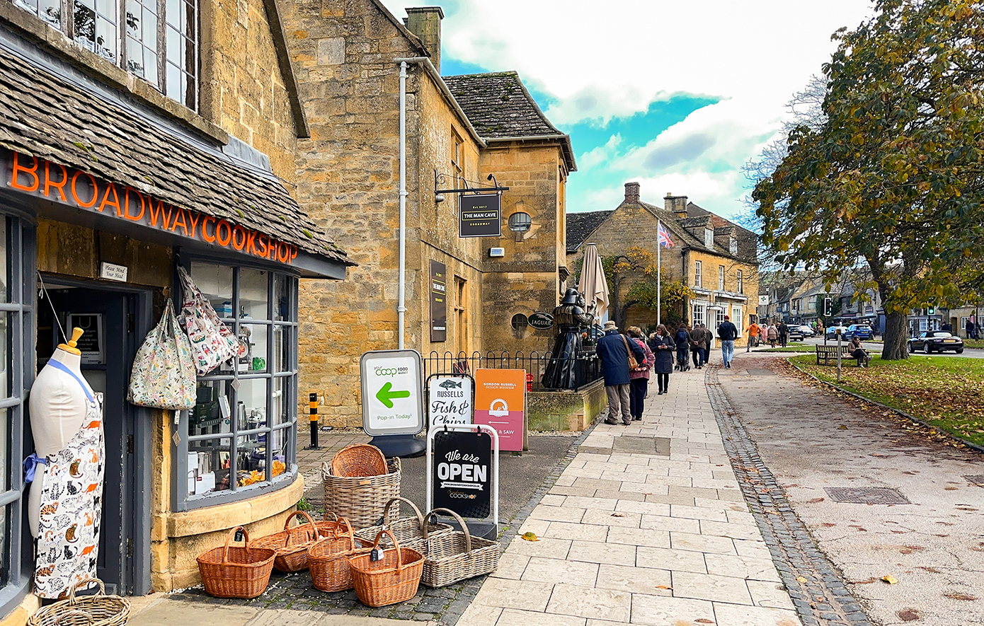 Μπρόντγουεϊ, Αγγλία