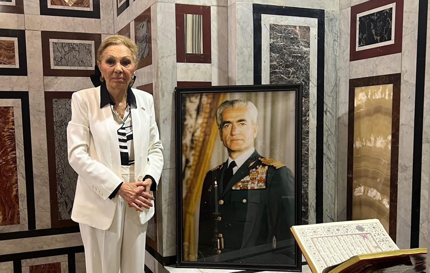 Για νίκη ενάντια στο σκοταδισμό κάνει λόγο στο μήνυμα της η τελευταία αυτοκράτειρα της Περσίας, Φαράχ Παχλαβί