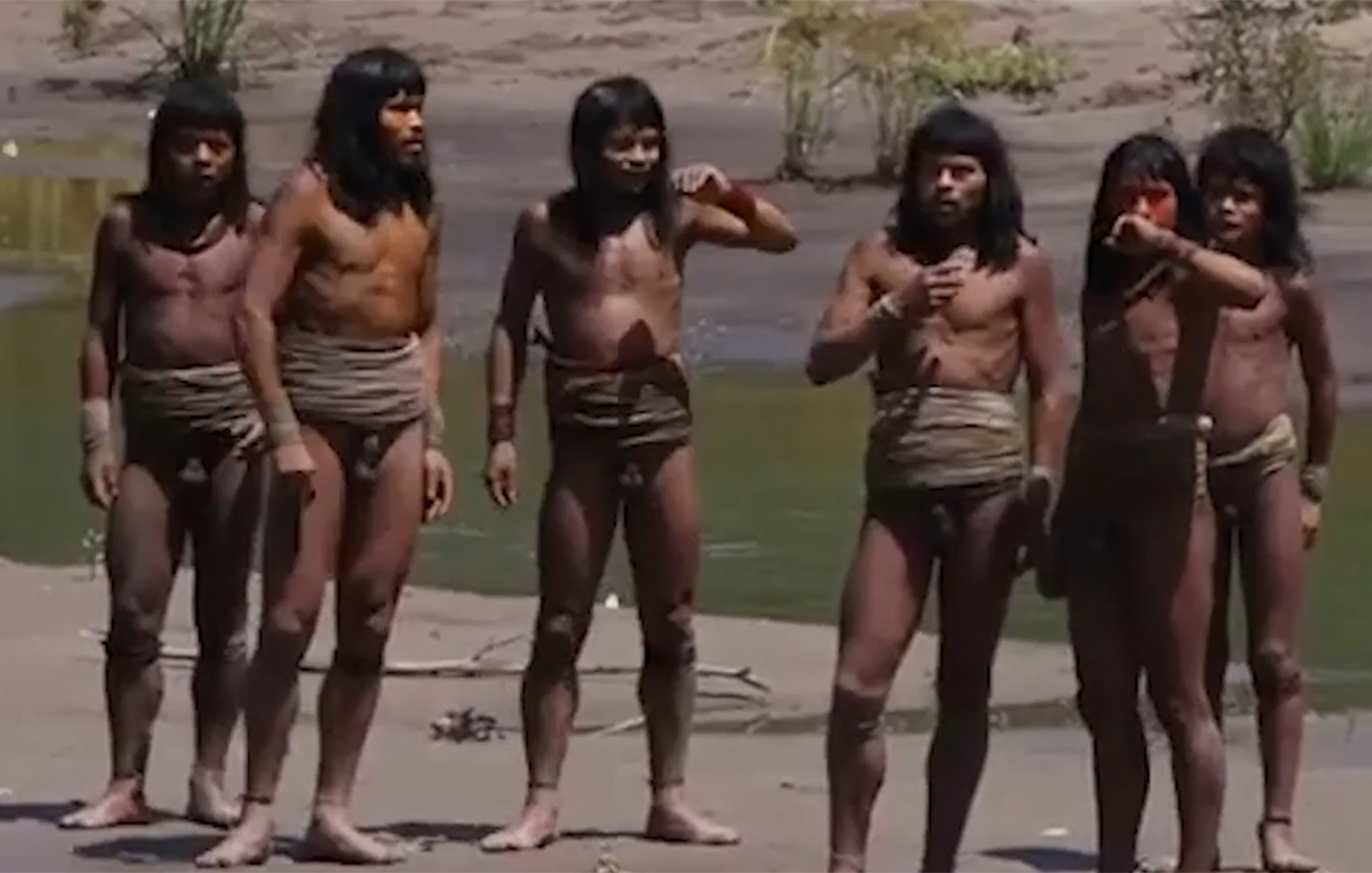 «Ήταν φιλικοί και μετά επιτέθηκαν»: Πως περιγράφει την απομονωμένη φυλή στον Αμαζόνιο ο ερευνητής που την ανακάλυψε