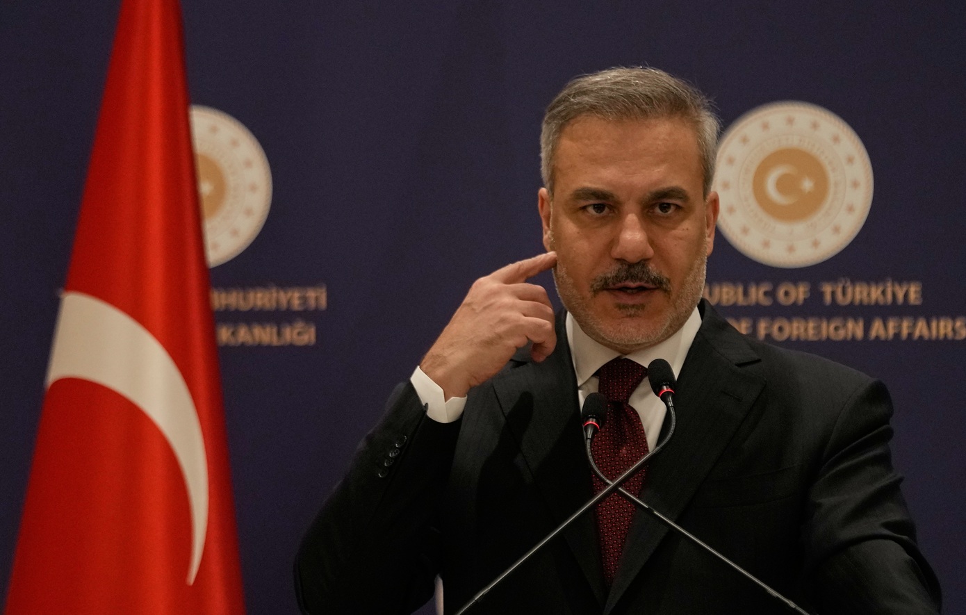 Ο Φιντάν μίλησε με τον Αραγτσί λίγο μετά την απειλή Τραμπ &#8211; Προτροπή στις ΗΠΑ ενάντια σε ολιστική προσέγγιση με Ιράν