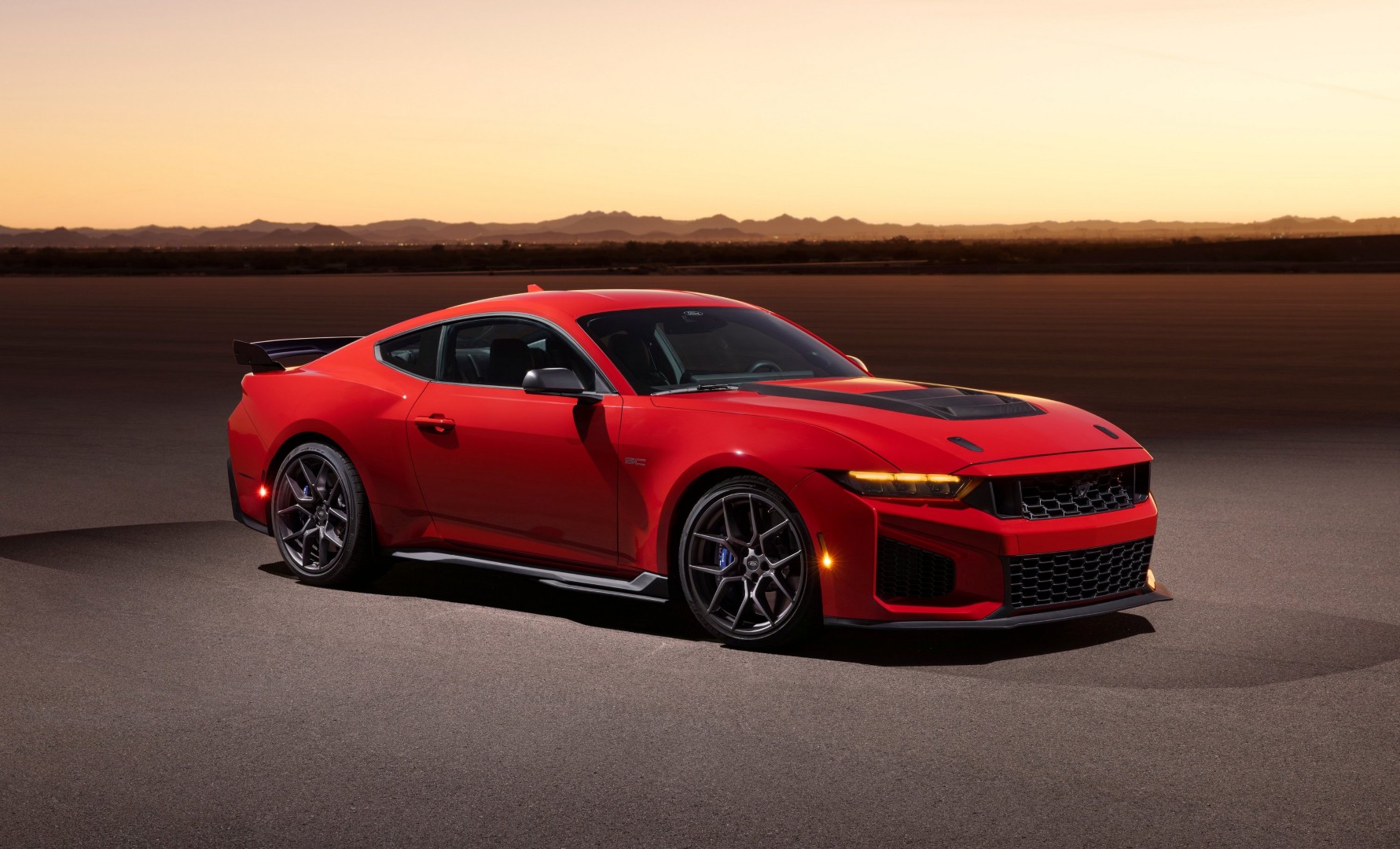 Η νέα Ford Mustang Dark Horse SC είναι γεννημένη για την πίστα