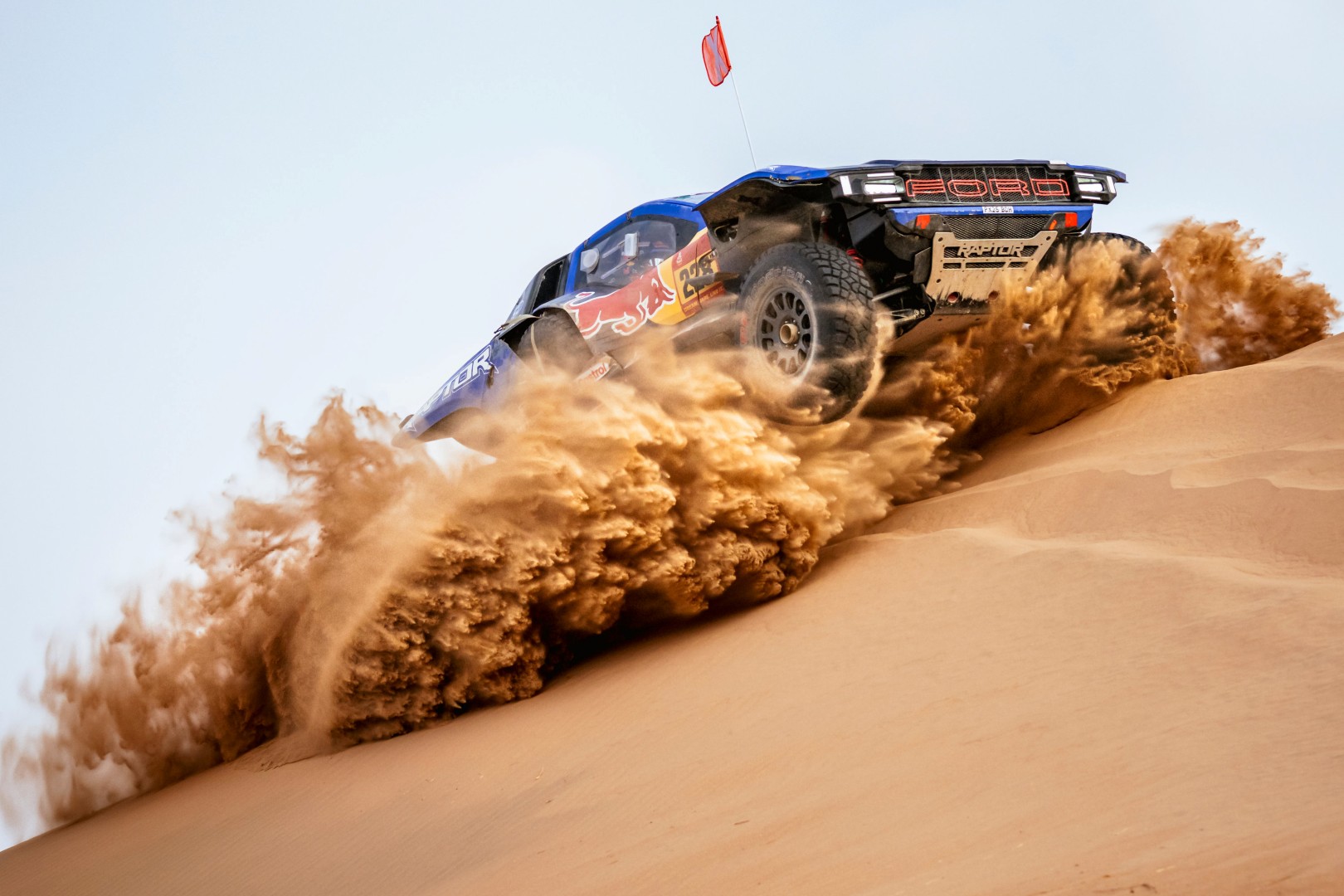 Ford Raptor T1+: Δαμάζοντας τους αμμόλοφους του Dakar Rally