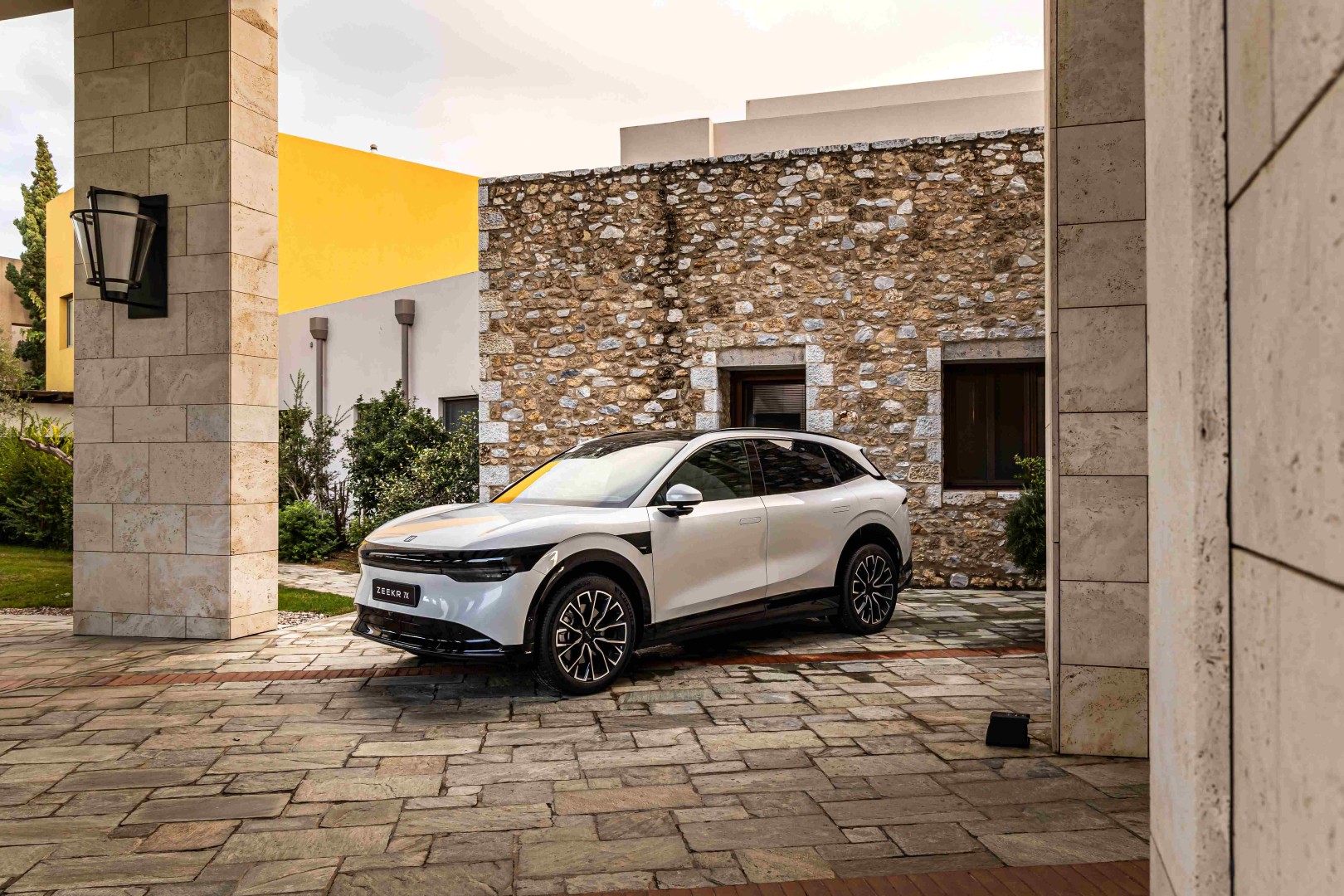 «From A to Zeekr»: Η νέα καμπάνια της Zeekr εντυπωσιάζει