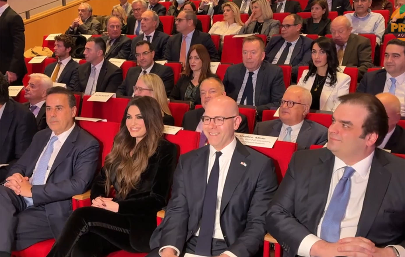 Η Κίμπερλι Γκίλφοϊλ στην Εθνική Πινακοθήκη με τον Κυριάκο Πιερρακάκη και τον Σταύρο Παπασταύρου