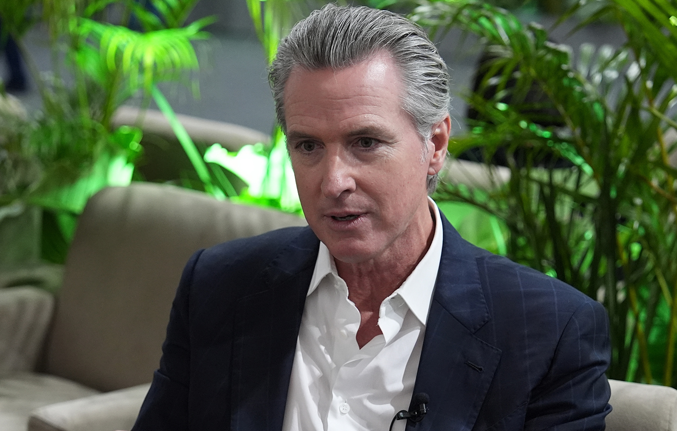 Επίθεση χωρίς έλεος από την Καλιφόρνια: «Η στάση της Ευρώπης απέναντι στον Τραμπ είναι αξιολύπητη»