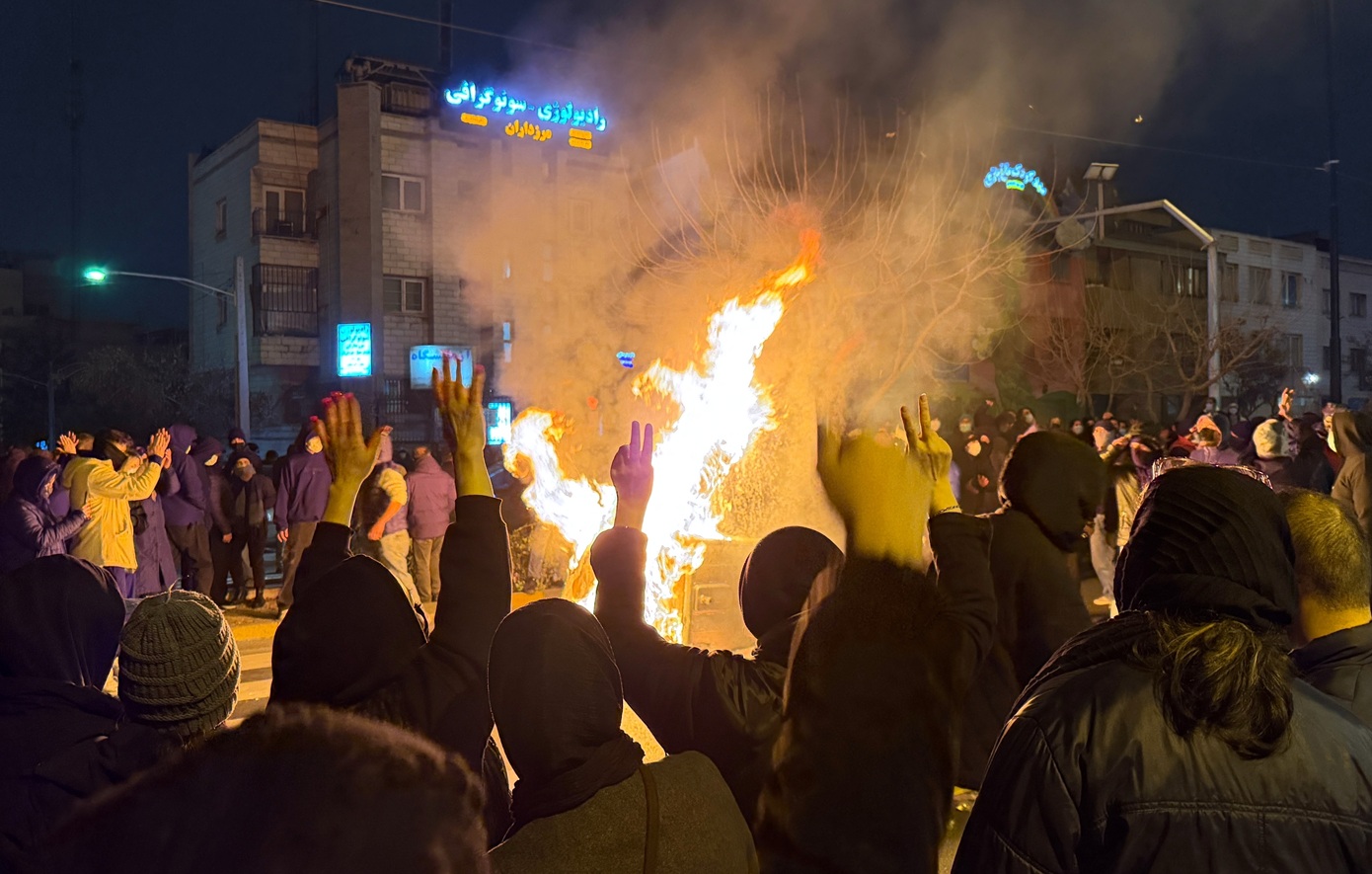 Ιράν σε κατάσταση πολιορκίας: Κλείνουν εφημερίδες, δημεύονται περιουσίες μετά τις διαδηλώσεις
