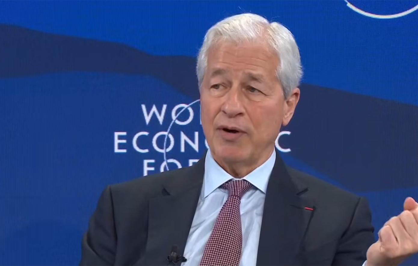Ο Τραπεζίτης του Νταβός στέλνει μήνυμα: Ο Τζέιμι Ντάιμον κρούει τον κώδωνα για πιο ισχυρό ΝΑΤΟ και Ευρώπη