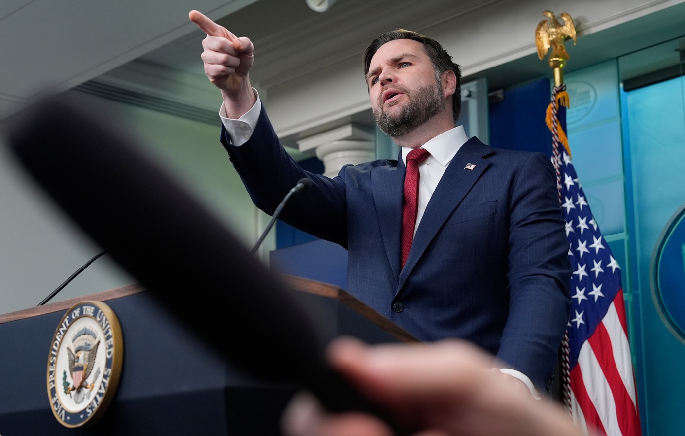 Γροιλανδία: Ο Βανς φιλοξενεί κρίσιμη συνάντηση στον Λευκό Οίκο εν μέσω πιέσεων Τραμπ