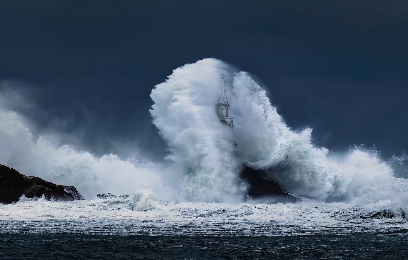 Τραγωδία στο Άστρος Κυνουρίας &#8211; Συγκλονίζει η μαρτυρία διασωθέντα: «Μας παρέσυρε η θάλασσα»