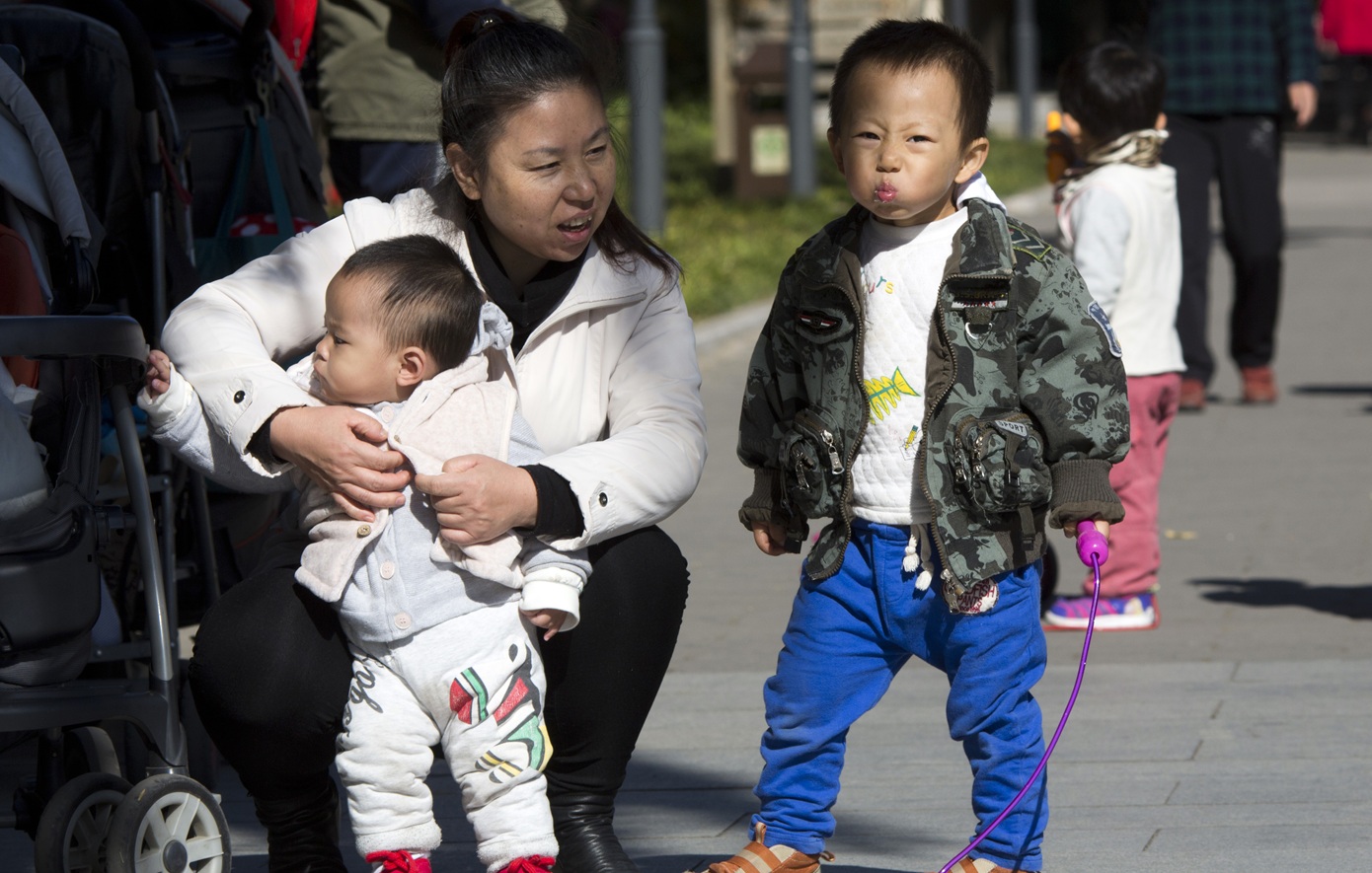 Κίνα: Ρεκόρ χαμηλών γεννήσεων και επιταχυνόμενη πληθυσμιακή κρίση
