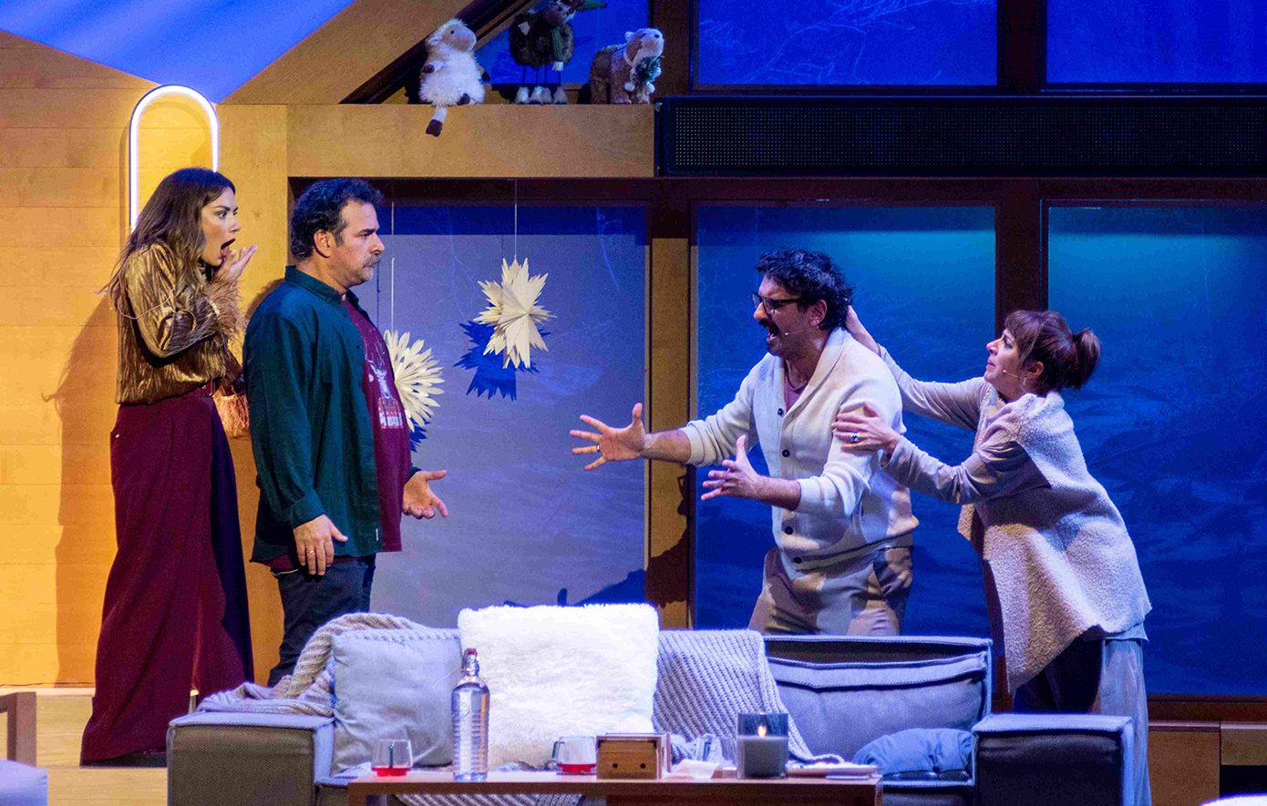 Λαπωνία: Η παράσταση που αποδομεί τον μύθο του Αϊ-Βασίλη επιστρέφει δυναμικά κι ας πέρασαν τα Χριστούγεννα