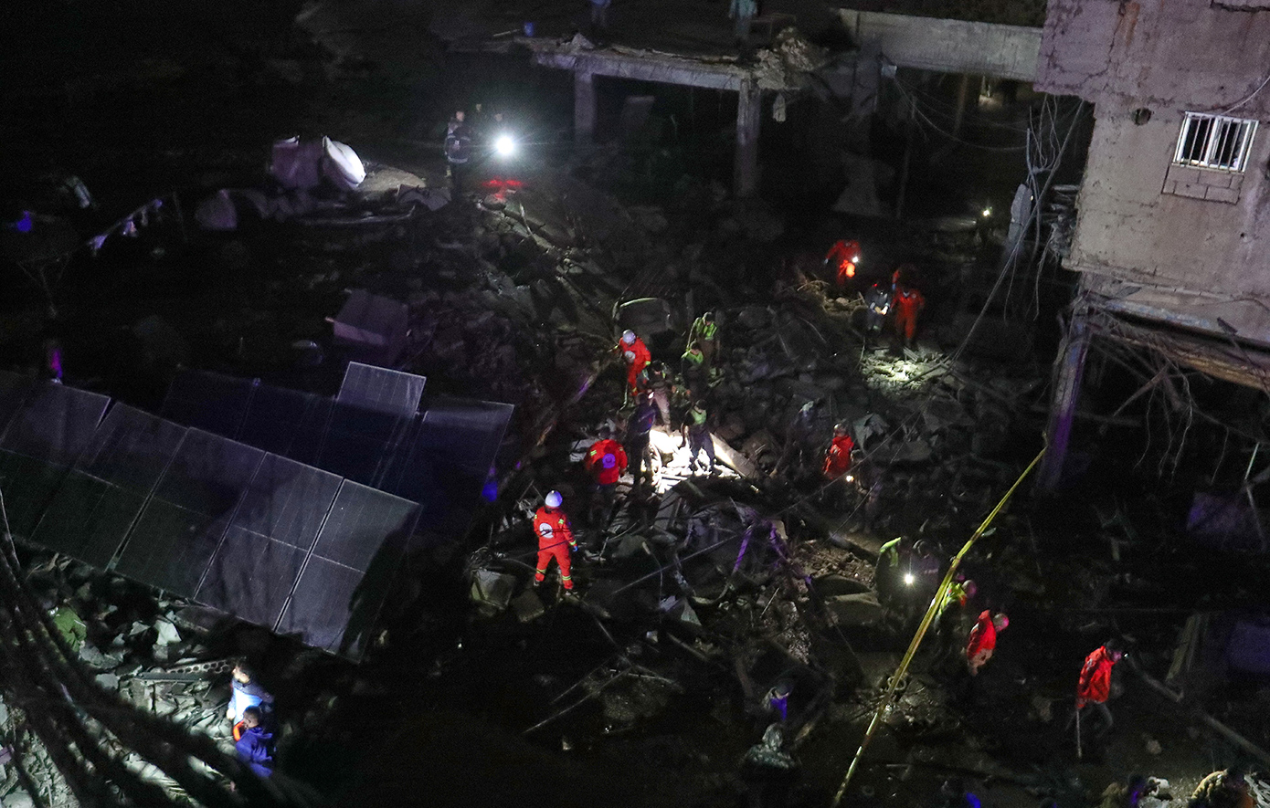 Οι ισραηλινές ένοπλες δυνάμεις αναφέρουν «πλήγμα ακριβείας» στη Βηρυτό με στόχο διοικητές των Φρουρών της Επανάστασης