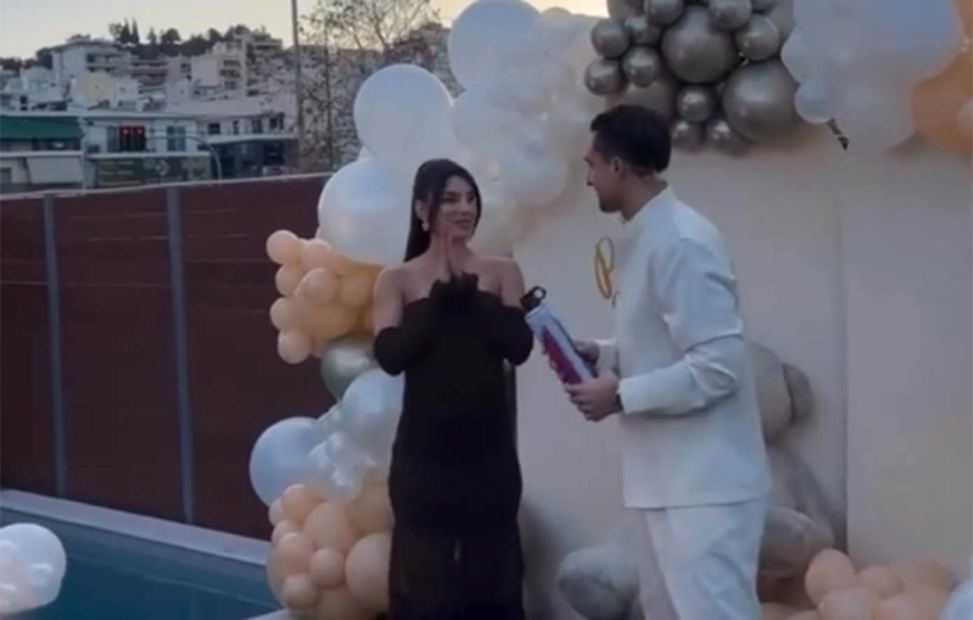 Σάκης Κατσούλης – Μαριαλένα Ρουμελιώτη: Η στιγμή που έμαθαν μαζί με φίλους τους το φύλο του μωρού τους