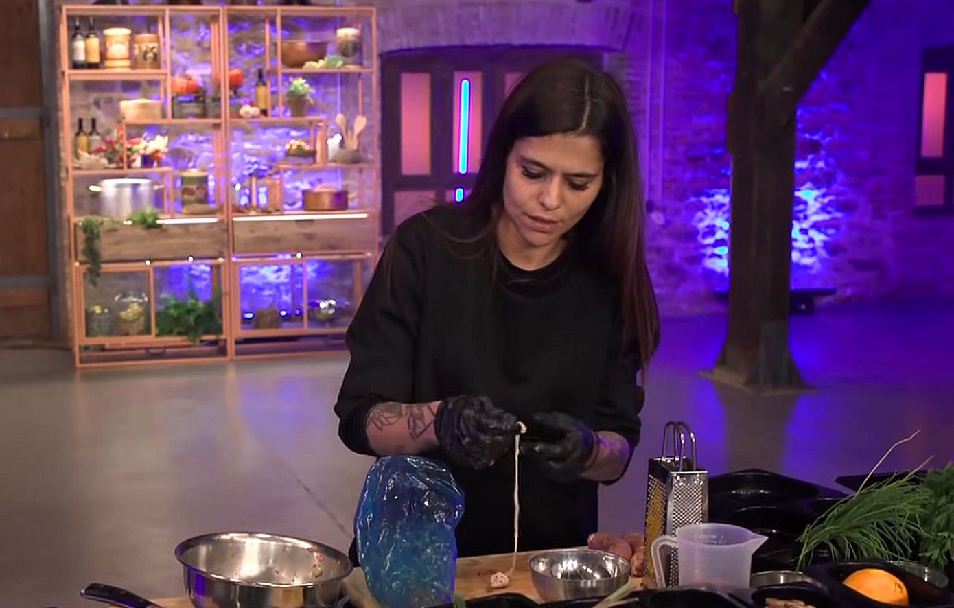 MasterChef &#8211; Ντίνα: «Είχα ένα περίεργο ατύχημα και ήμουν δυο μήνες σε κώμα, ο τρόπος που έγινε ήταν λίγο κακός»