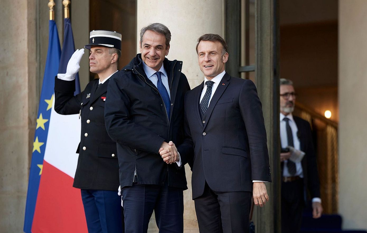 Στο Ελιζέ ο Μητσοτάκης για την Ουκρανία, τον υποδέχθηκε ο Μακρόν &#8211; Είδε και τον γαμπρό του Τραμπ Τζάρεντ Κούσνερ