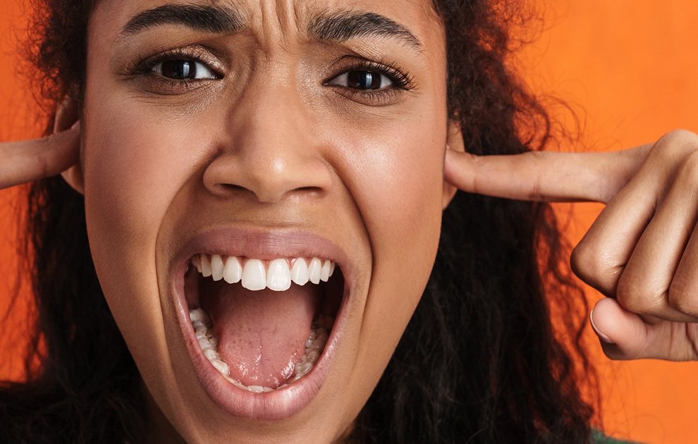 Κουράστηκες να σου μιλούν ασταμάτητα; Κάνε κάτι γι’αυτό