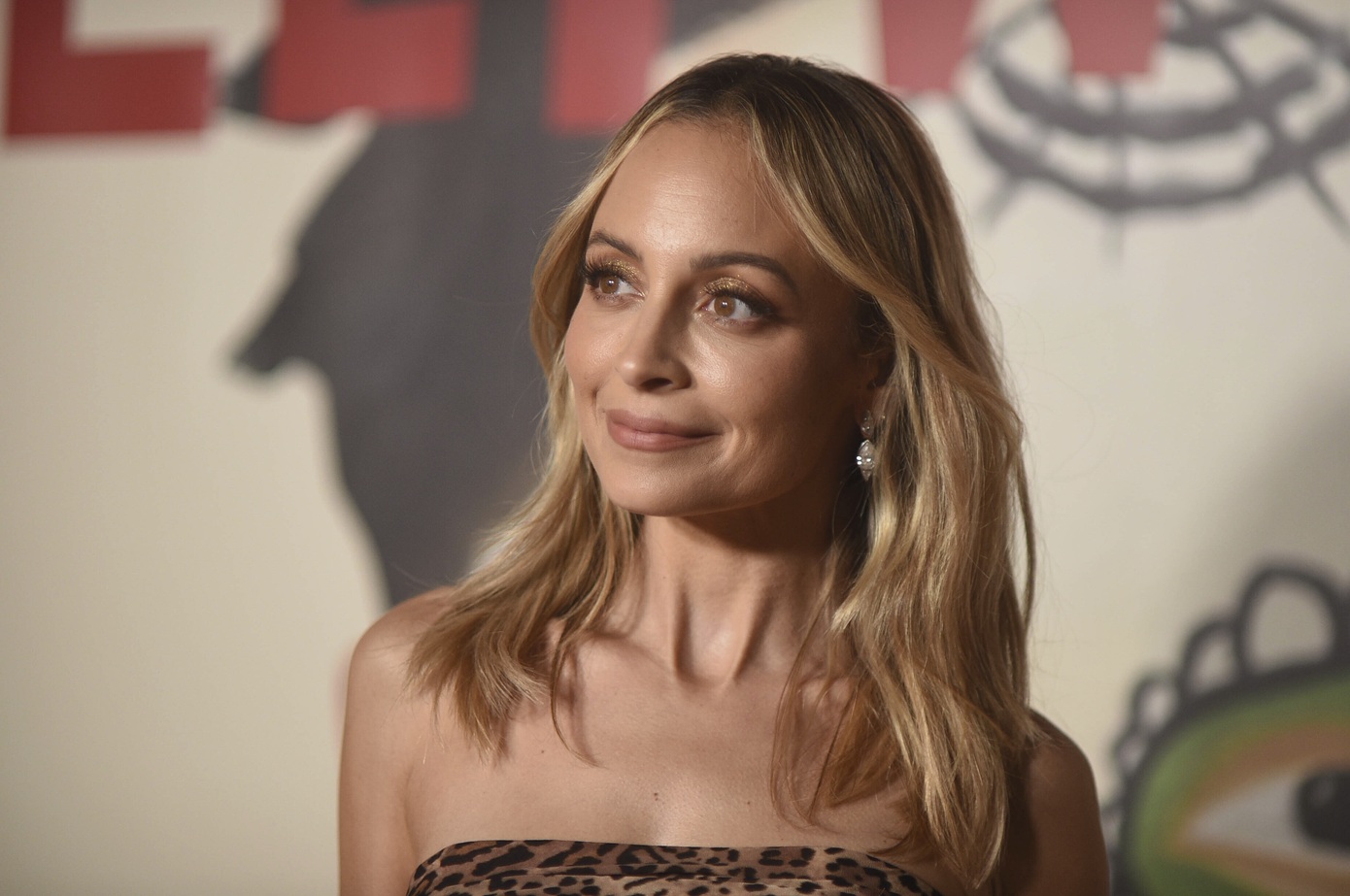 Η Νικόλ Ρίτσι σχολιάζει τη νέα ταυτότητα της κόρης της μετά την αποκάλυψη της μεταμόρφωσής της στα 18α γενέθλιά της