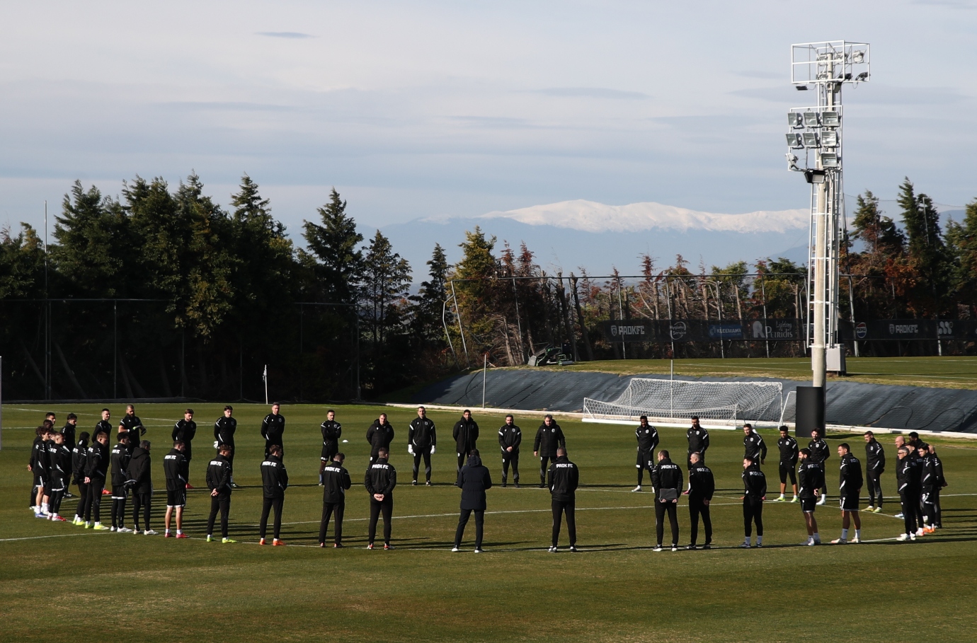 ΠΑΟΚ: Ενός λεπτού σιγή πριν την προπόνηση για τους αδικοχαμένους φιλάθλους του