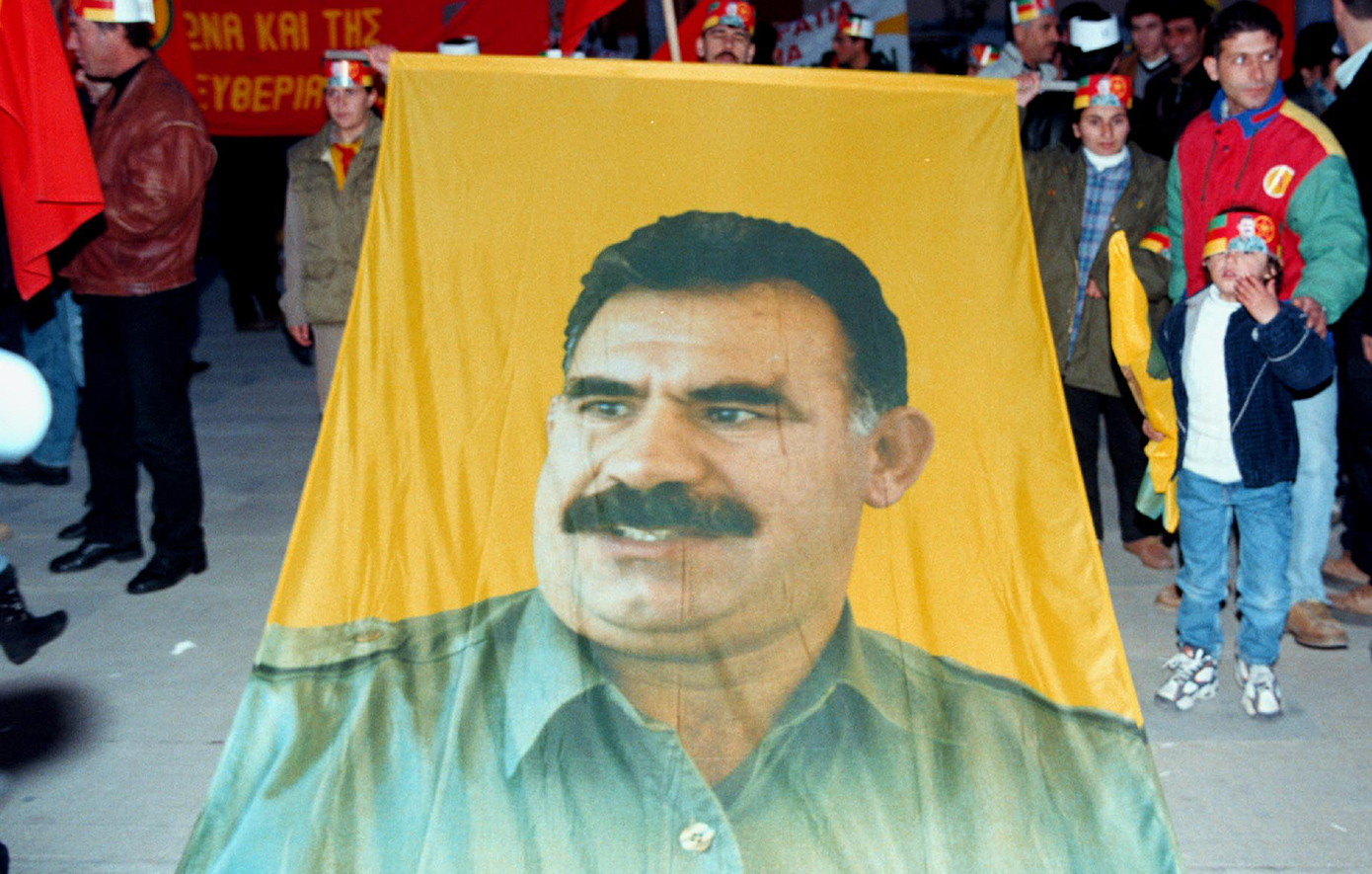 Σαν σήμερα 29 Ιανουαρίου: Η μυστική άφιξη του Οτσαλάν στην Αθή