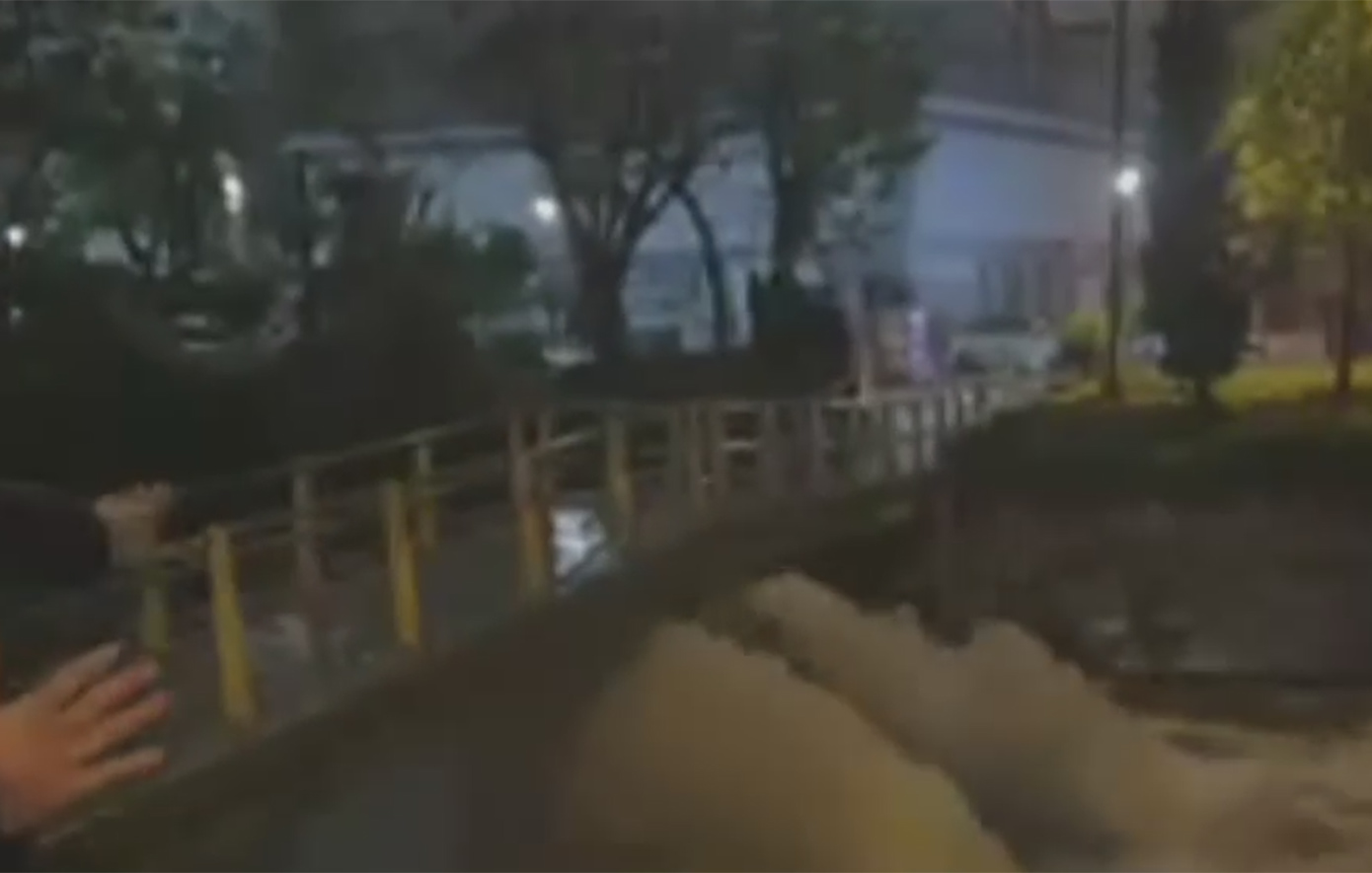 Πλημμυρίζει η Αττική, ποτάμια οι δρόμοι: Επικίνδυνη υπερχείλιση του Ιλισσού &#8211; Δείτε βίντεο και φωτογραφίες