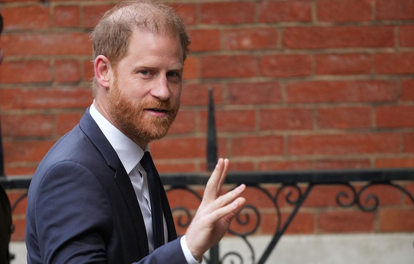 Πρίγκιπας Χάρι: Τα 6 οικογενειακά μυστικά που αποκάλυψε στη δίκη – Από τον αδερφό του, την Κέιτ μέχρι και την γιαγιά του