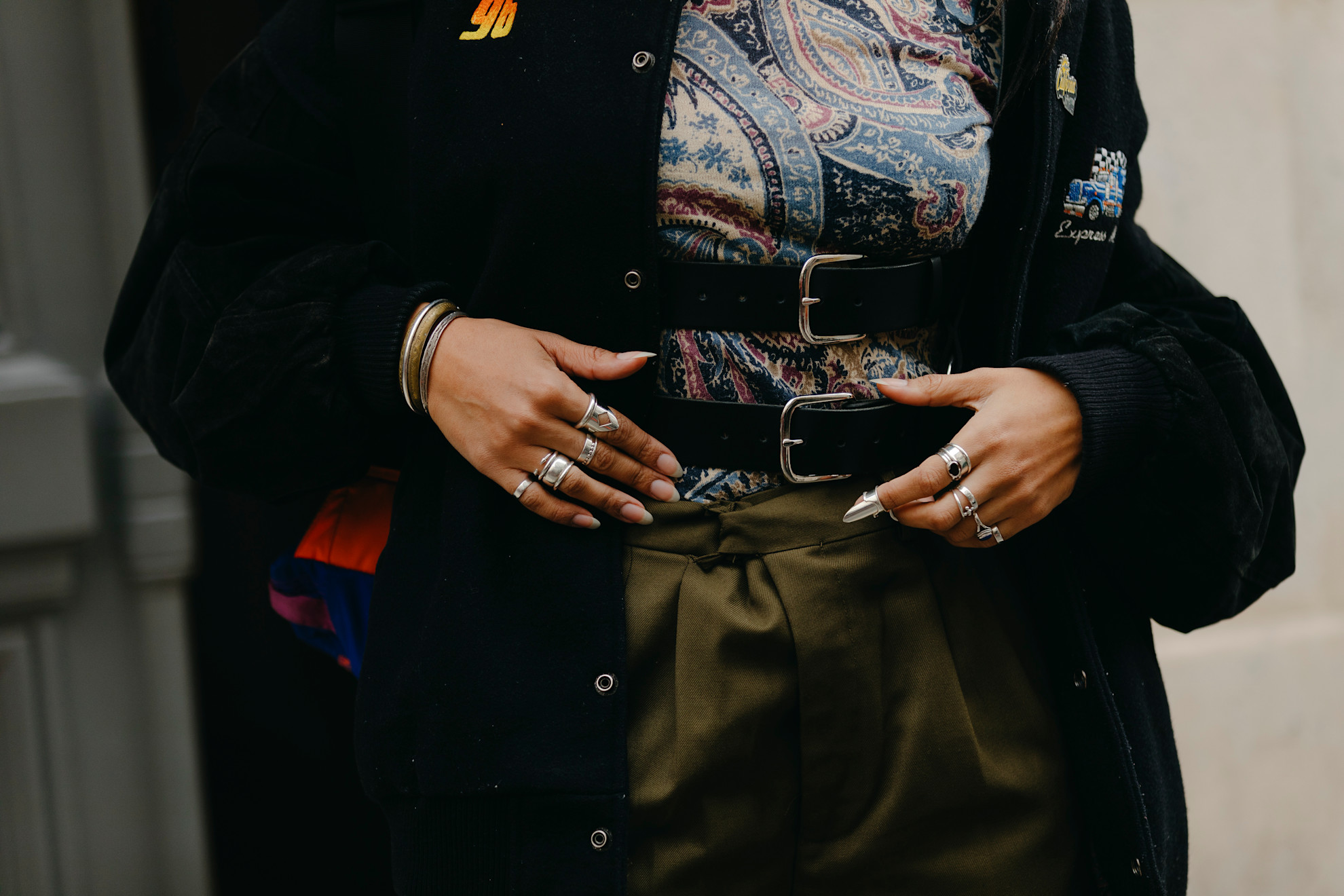 Θέλετε να κάνετε εκκαθάριση στη ντουλάπα σας; Θέστε πρώτα στον εαυτό σας αυτές τις 5 ερωτήσεις και το ξεσκαρτάρισμα θα γίνει εύκολο