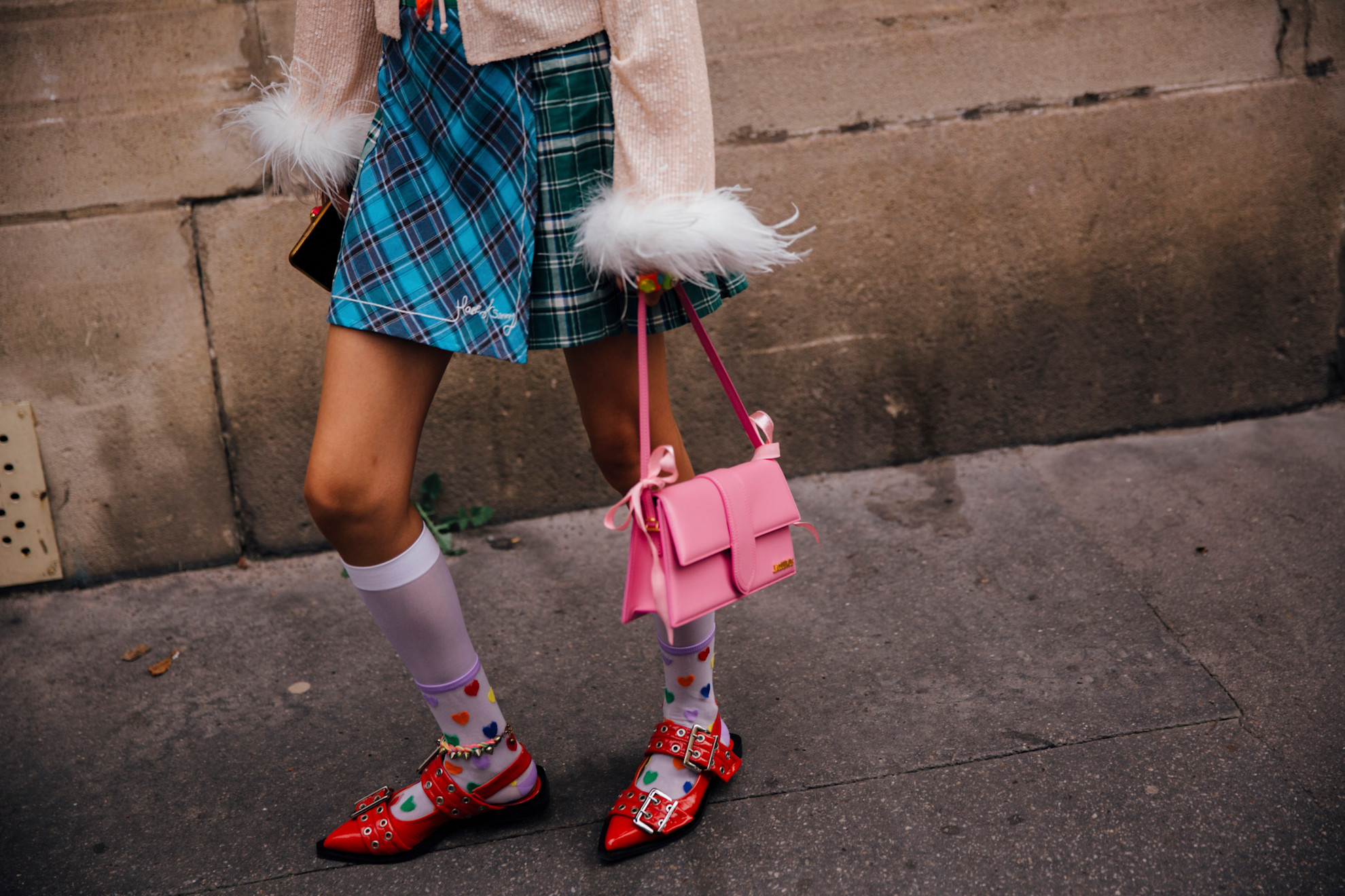 4 φλατ παπούτσια που θα κυριαρχήσουν την άνοιξη 2026