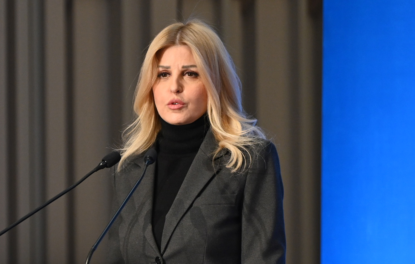 Έλενα Ράπτη: Συνάντηση με τον Κωστή Χατζηδάκη για οικογένεια και αντιμετώπιση της ενδοοικογενειακής βίας