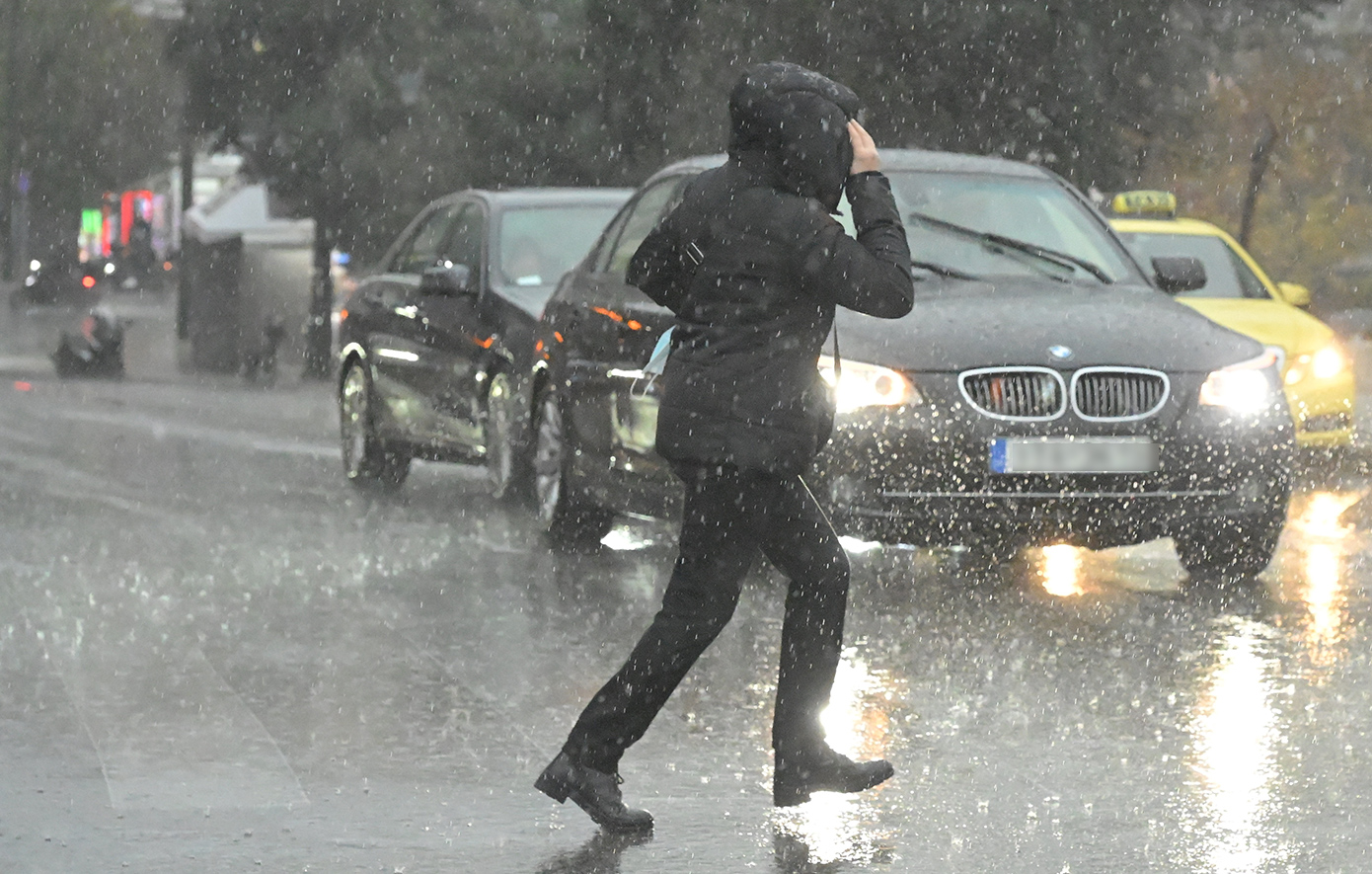 Προειδοποίηση για τον καιρό: «Νέα διαδοχικά κύματα κακοκαιριών με ένα αρκετά έντονο για την Αττική και όχι μόνο»