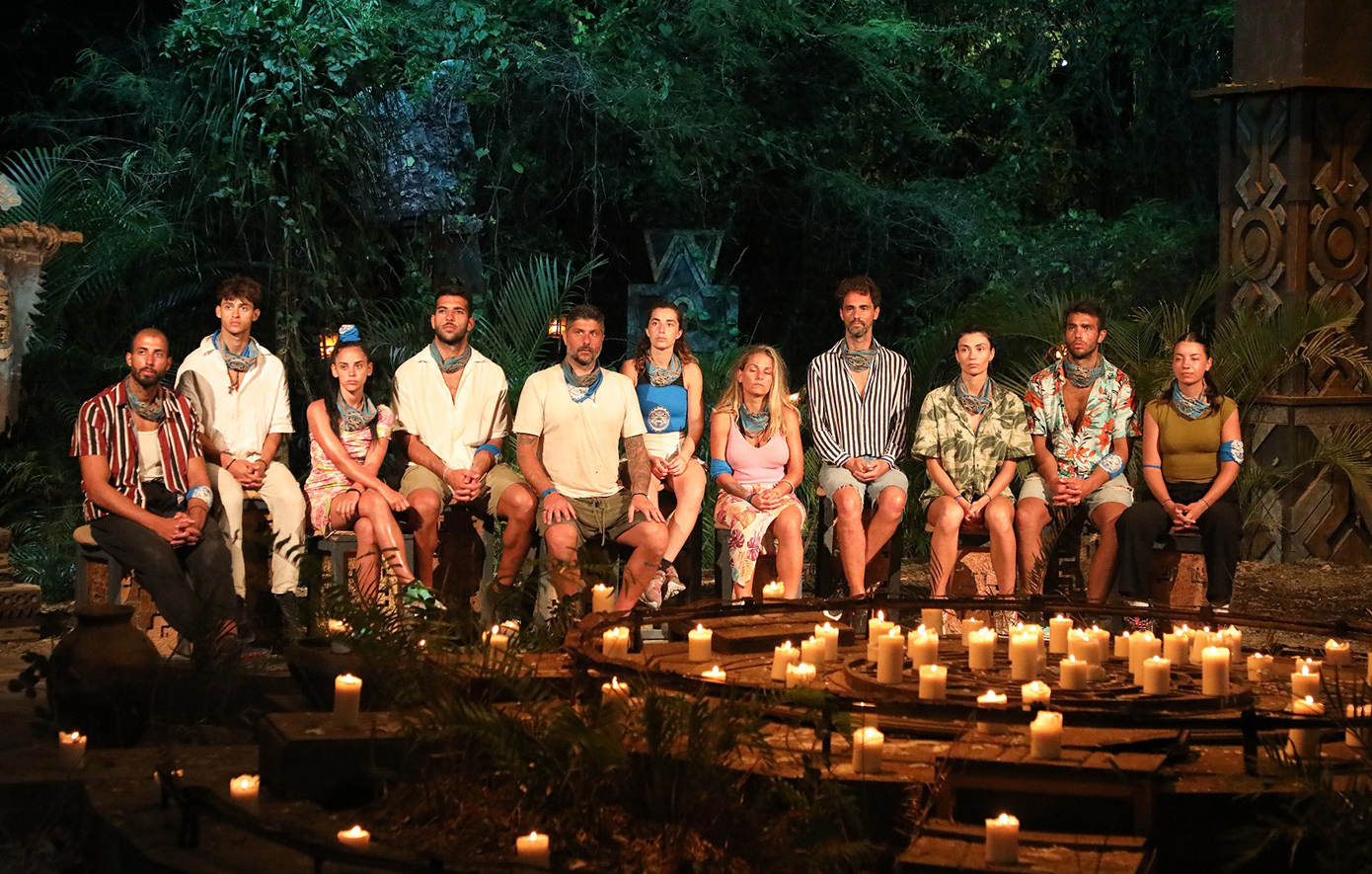 Ένα μικρό μπλε βότσαλο ήταν αρκετό, για να ανατρέψει τα πάντα, στο χθεσινό Συμβούλιο του Νησιού. Οι Επαρχιώτες έχασαν στον πρώτο αγώνα ασυλίας και θέλησαν να βγάλουν υποψήφια την Φωτεινή Καλεύρα, η οποία ωστόσο είχε στα χέρια της το βότσαλο της ασυλίας!