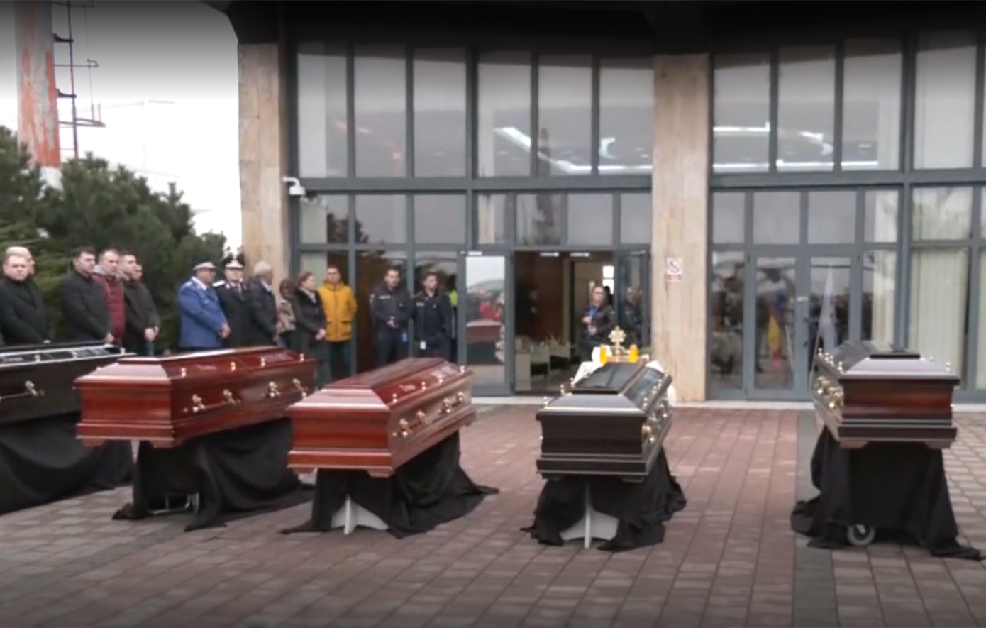 Προσγειώθηκε το C-130 στη Τιμισοάρα για να παραλάβει τις 7 σορούς &#8211; Στο νοσοκομείο Παπαγεωργίου οι δύο τραυματίες φίλαθλοι του ΠΑΟΚ