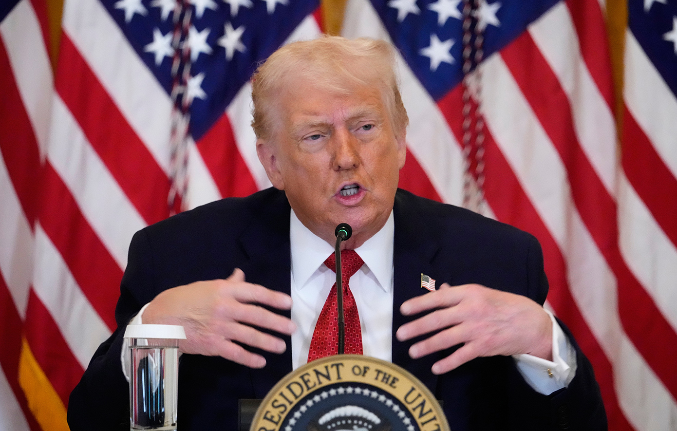 Live από τον Λευκό Οίκο ο ένας χρόνος Τραμπ: Ο Μπάιντεν γέμισε με καταδικασμένους μετανάστες τη χώρα