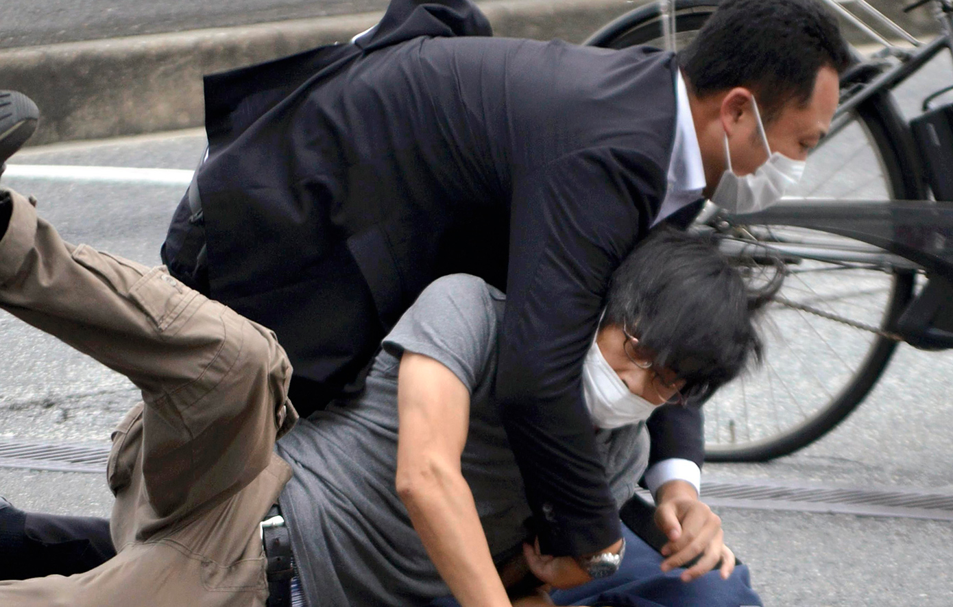 Σε ισόβια κάθειρξη καταδικάστηκε σήμερα ο δολοφόνος του πρώην πρωθυπουργού της Ιαπωνίας, Σίνζο Άμπε