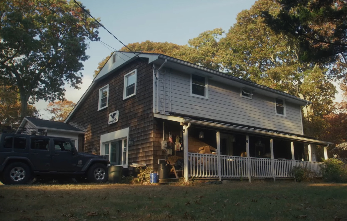 Το μεγάλο μυστικό που έκρυβε το υπόγειο του πατρικού σπιτιού &#8211; Ένας πατέρας που εξφανίστηκε, μια μάνα που δεν μίλησε, ο πατριός και ένα&#8230; μέντιουμ